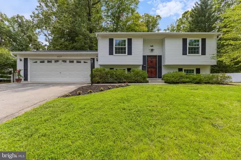 2213 Holly Oak Ct, Waldorf, MD 20601