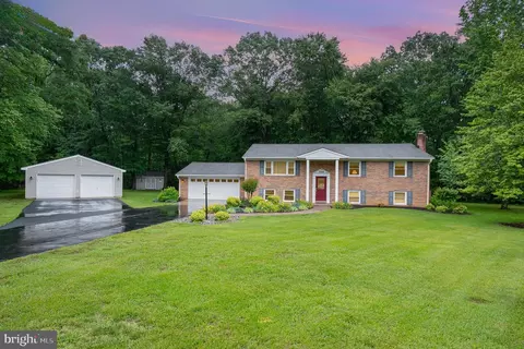 9268 East Ct, White Plains, MD 20695