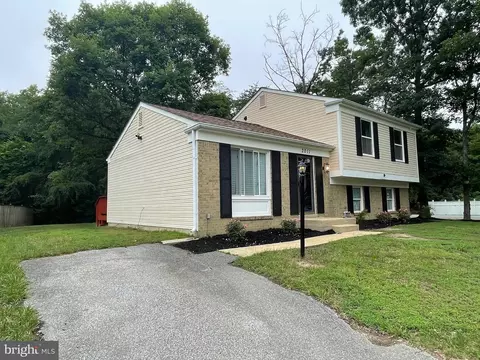 2011 English Oak Ct, Waldorf, MD 20601