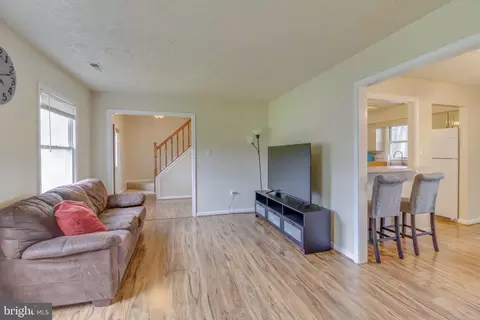 Living - 2015 Wendy Ct, Waldorf, MD 20601 photo 1 of 2