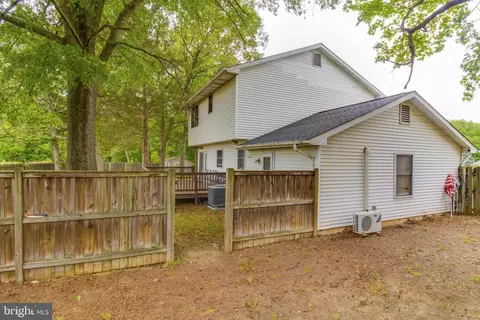 Exterior - 2015 Wendy Ct, Waldorf, MD 20601 photo 8 of 14