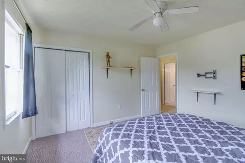 Bedroom - 2015 Wendy Ct, Waldorf, MD 20601 photo 3 of 7