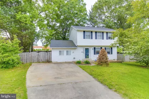 Exterior - 2015 Wendy Ct, Waldorf, MD 20601 photo 5 of 14