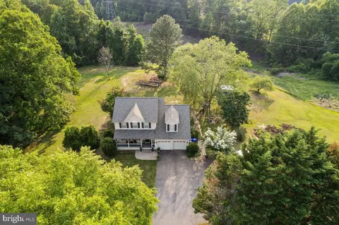 6945 Orchard View Ln, Hughesville, MD 20637