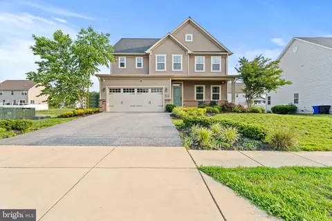 8798 Bancroft Dr, Waldorf, MD 20603