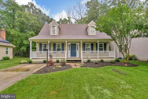 6406 Fisher Ct, Waldorf, MD 20603
