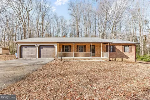 15180 Deborah Dr, Hughesville, MD 20637