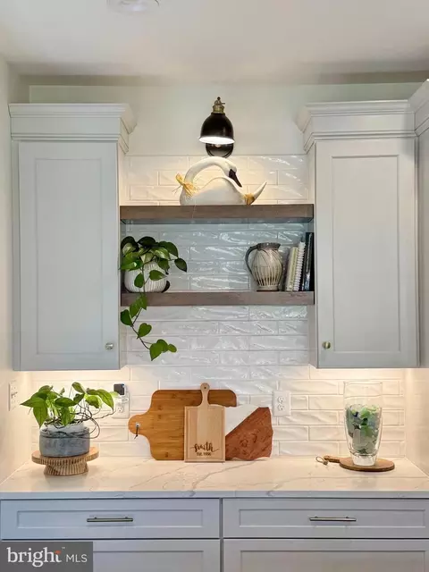 Kitchen - 11755 Over Creek Ct, Swan Point, MD 20645 photo 12 of 17