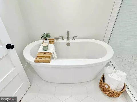 Bath - 11755 Over Creek Ct, Swan Point, MD 20645 photo 6 of 17