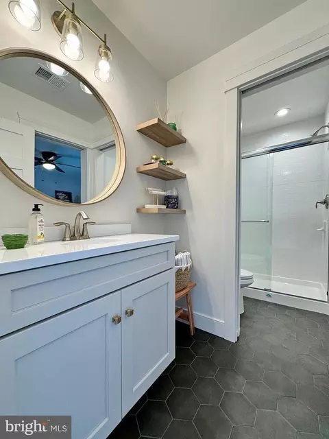 Bath - 11755 Over Creek Ct, Swan Point, MD 20645 photo 12 of 17