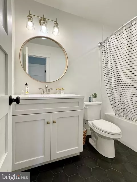 Bath - 11755 Over Creek Ct, Swan Point, MD 20645 photo 10 of 17