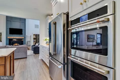 Kitchen - 11755 Over Creek Ct, Swan Point, MD 20645 photo 14 of 17