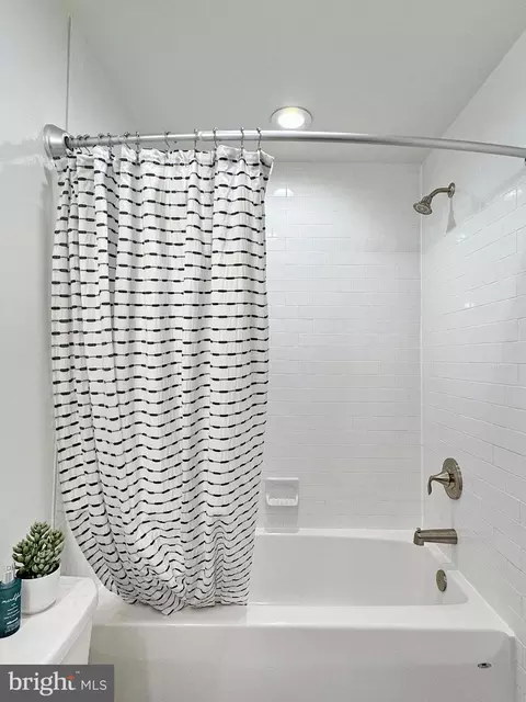 Bath - 11755 Over Creek Ct, Swan Point, MD 20645 photo 11 of 17