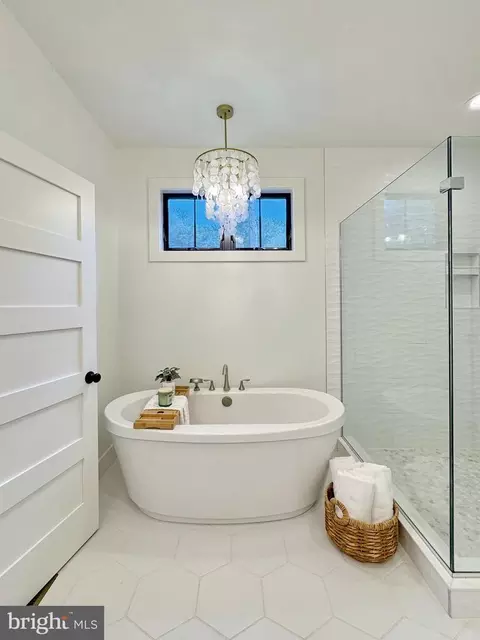 Bath - 11755 Over Creek Ct, Swan Point, MD 20645 photo 5 of 17