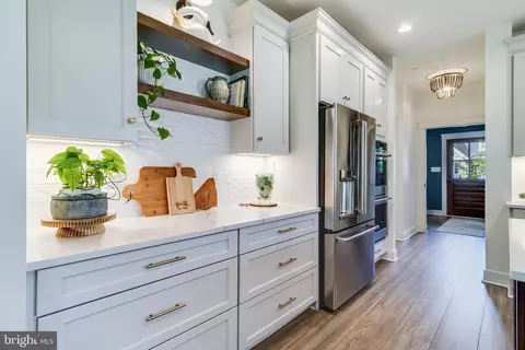 Kitchen - 11755 Over Creek Ct, Swan Point, MD 20645 photo 11 of 17