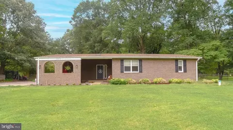 4015 Clyde Ln, White Plains, MD 20695