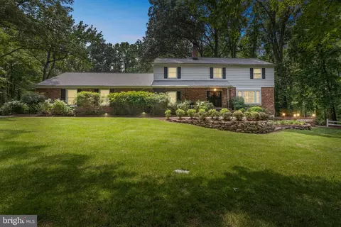 3851 Fawn Ln, White Plains, MD 20695