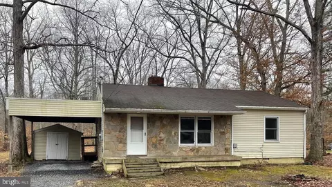 7180 Annapolis Woods Rd, La Plata, MD 20646