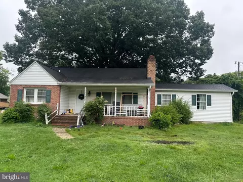 906 Washington Ave, La Plata, MD 20646
