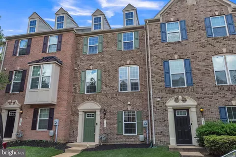 5535 Peanuts Ln, Waldorf, MD 20602