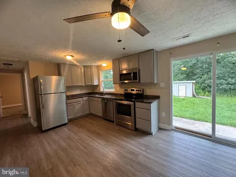 Kitchen - 6145 Bumpy Oak Rd, La Plata, MD 20646 photo 1 of 2