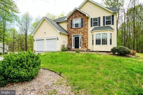 5960 Rosecroft Pl, Hughesville, MD 20637