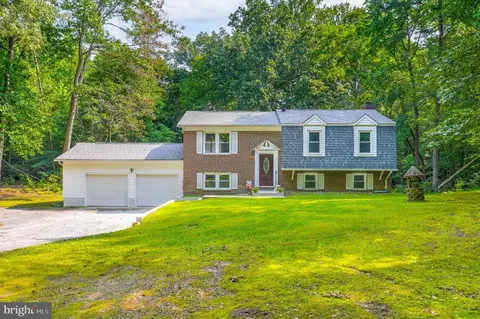 8700 Cooksey Rd, La Plata, MD 20646
