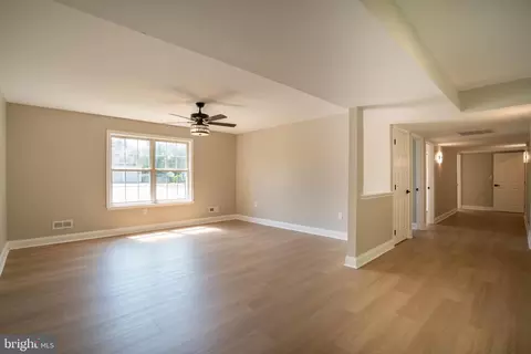 2375 Progress Ct, Waldorf, MD 20601 photo 23