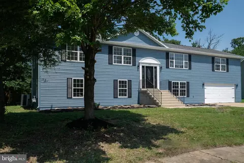 2375 Progress Ct, Waldorf, MD 20601