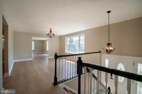 2375 Progress Ct, Waldorf, MD 20601 photo 5