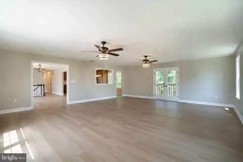 2375 Progress Ct, Waldorf, MD 20601 photo 6