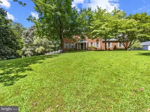 16966 Teagues Point Rd, Hughesville, MD 20637