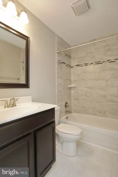 Bath - 21 Stuart Pl, Indian Head, MD 20640 photo 2 of 5