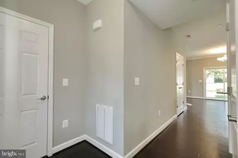 Entry Way - 21 Stuart Pl, Indian Head, MD 20640 photo 7 of 12