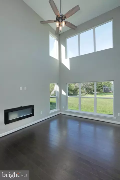 Living - 21 Stuart Pl, Indian Head, MD 20640 photo 2 of 3