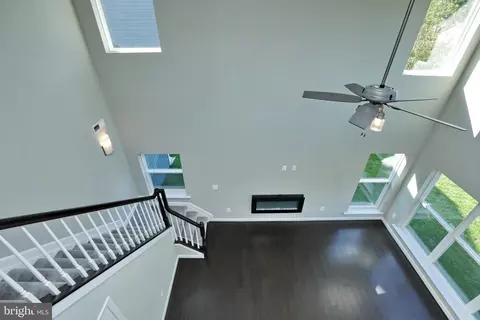 Entry Way - 21 Stuart Pl, Indian Head, MD 20640 photo 9 of 12