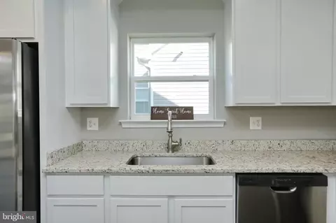 Entry Way - 21 Stuart Pl, Indian Head, MD 20640 photo 4 of 12