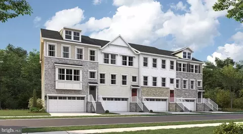 10790 Cosmic Pl, White Plains, MD 20695