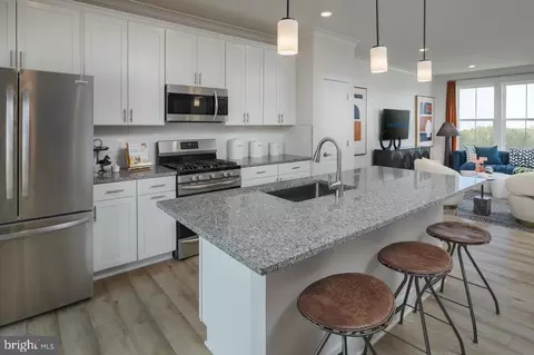 10703 Millport St, White Plains, MD 20695