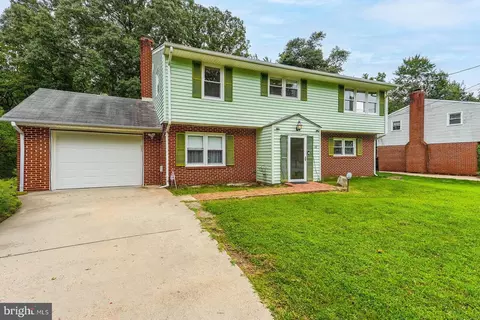10 Pine St, Indian Head, MD 20640