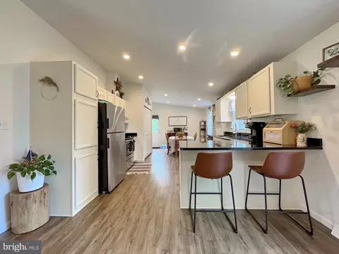 Entry Way - 6135 Bumpy Oak Rd, La Plata, MD 20646 photo 2 of 4