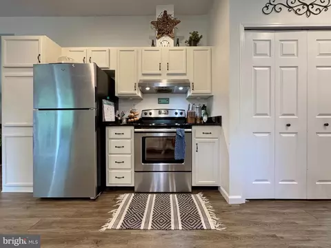 Kitchen - 6135 Bumpy Oak Rd, La Plata, MD 20646 photo 4 of 5