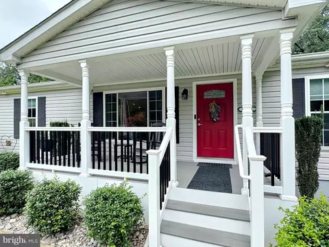 Exterior - 6135 Bumpy Oak Rd, La Plata, MD 20646 photo 4 of 15