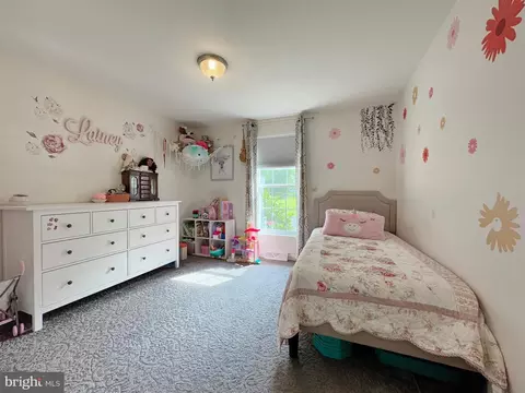 Bedroom - 6135 Bumpy Oak Rd, La Plata, MD 20646 photo 3 of 6