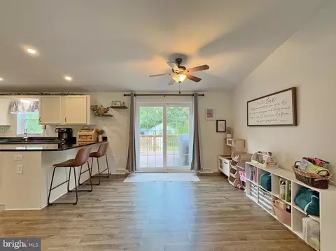 Entry Way - 6135 Bumpy Oak Rd, La Plata, MD 20646 photo 1 of 4