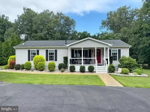 6135 Bumpy Oak Rd, La Plata, MD 20646