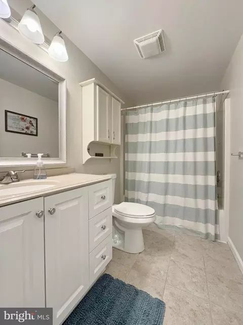 Bath - 6135 Bumpy Oak Rd, La Plata, MD 20646 photo 5 of 7