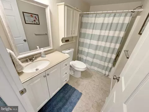 Bath - 6135 Bumpy Oak Rd, La Plata, MD 20646 photo 6 of 7