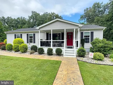 Exterior - 6135 Bumpy Oak Rd, La Plata, MD 20646 photo 2 of 15