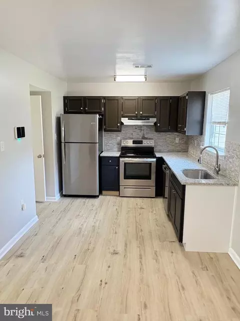 Kitchen - 4089 Bluebird Dr, Waldorf, MD 20603 photo 2 of 2